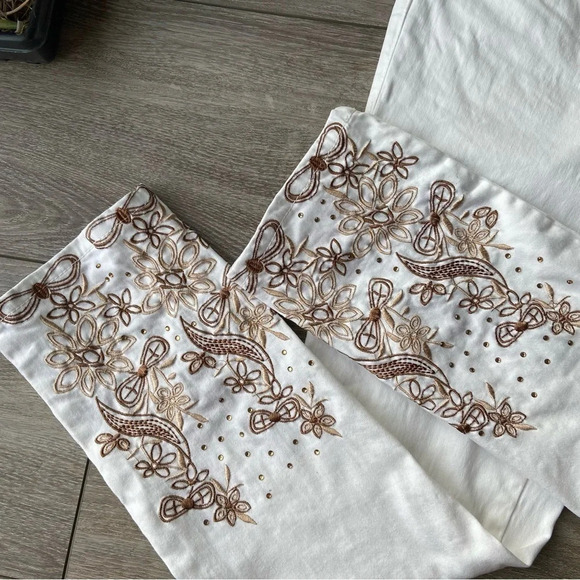 Joseph Ribkoff Embroidered Leg Jean - Picture 7 of 15